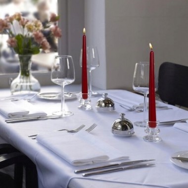 Świece stołowe Bolsius Szpica 240/23 100 sztuk bordowe