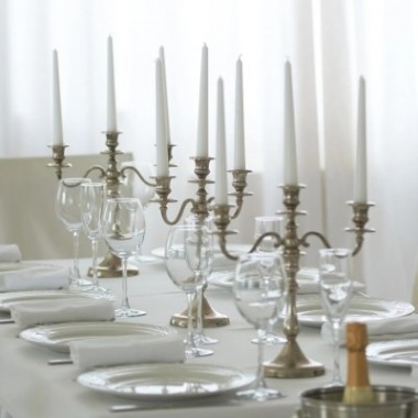 Świece stołowe Bolsius Szpica 240/23 100 sztuk białe