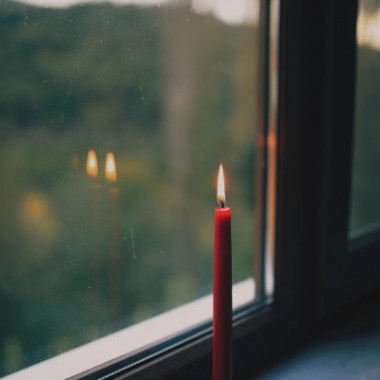 Świece stołowe Bolsius Szpica 240/23 100 sztuk czerwone