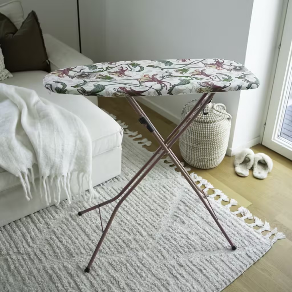 Praktyczne deska do prasowania z haczykiem